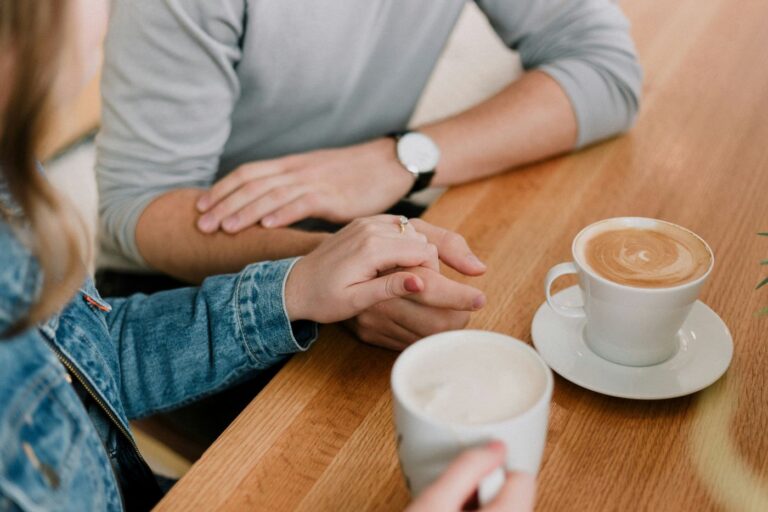 How to Set Boundaries Without Being Controlling in Love?